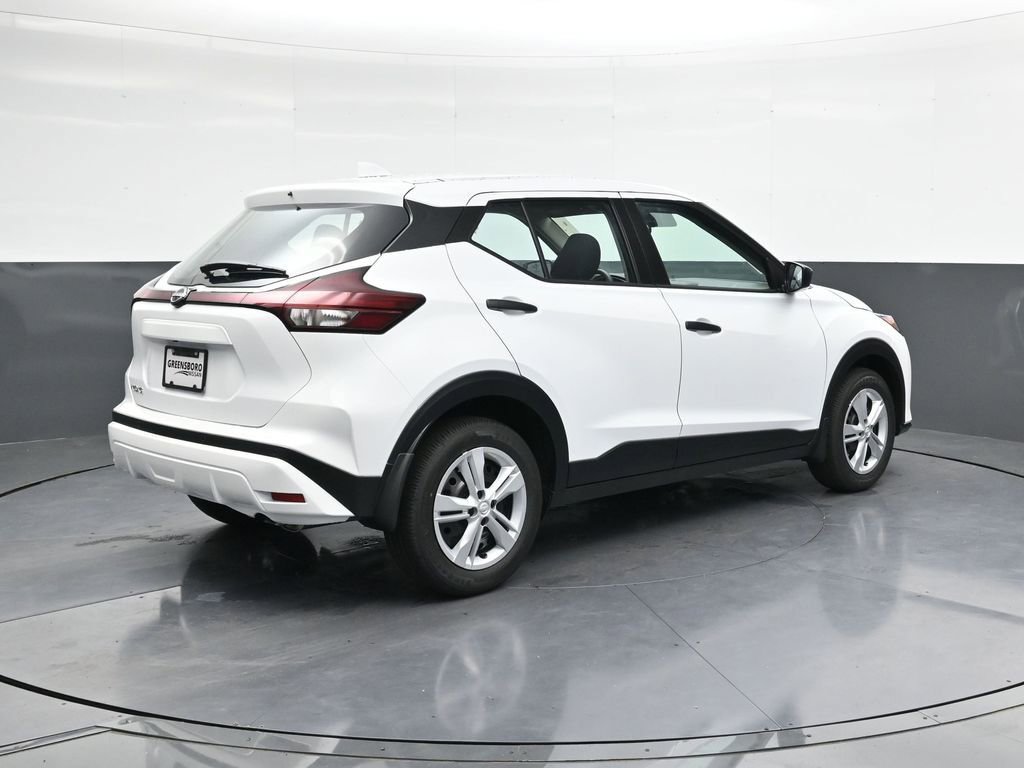 Certified 2025 Nissan Kicks Play S FWD image 5