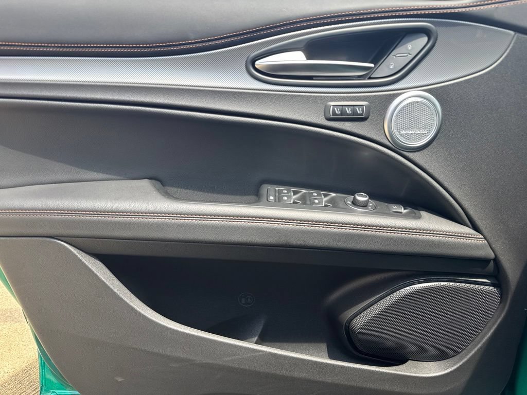 New 2025 Alfa Romeo Stelvio Sprint AWD/4WD image 28