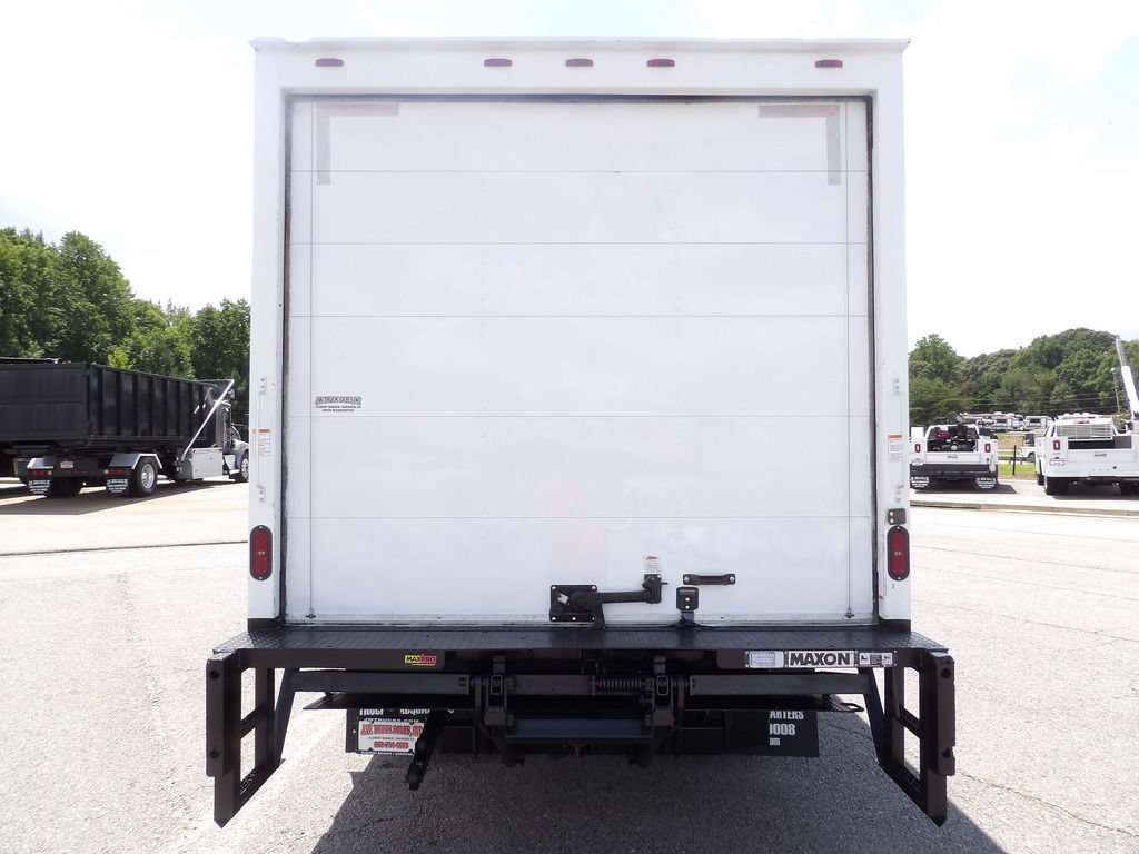 Used 2019 Isuzu NPR RWD image 6