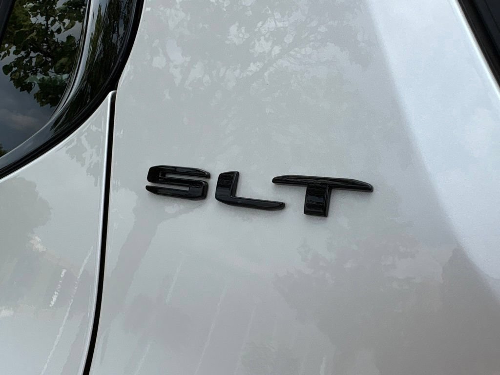 Used 2022 GMC Acadia SLT w/ Elevation Edition AWD/4WD image 4