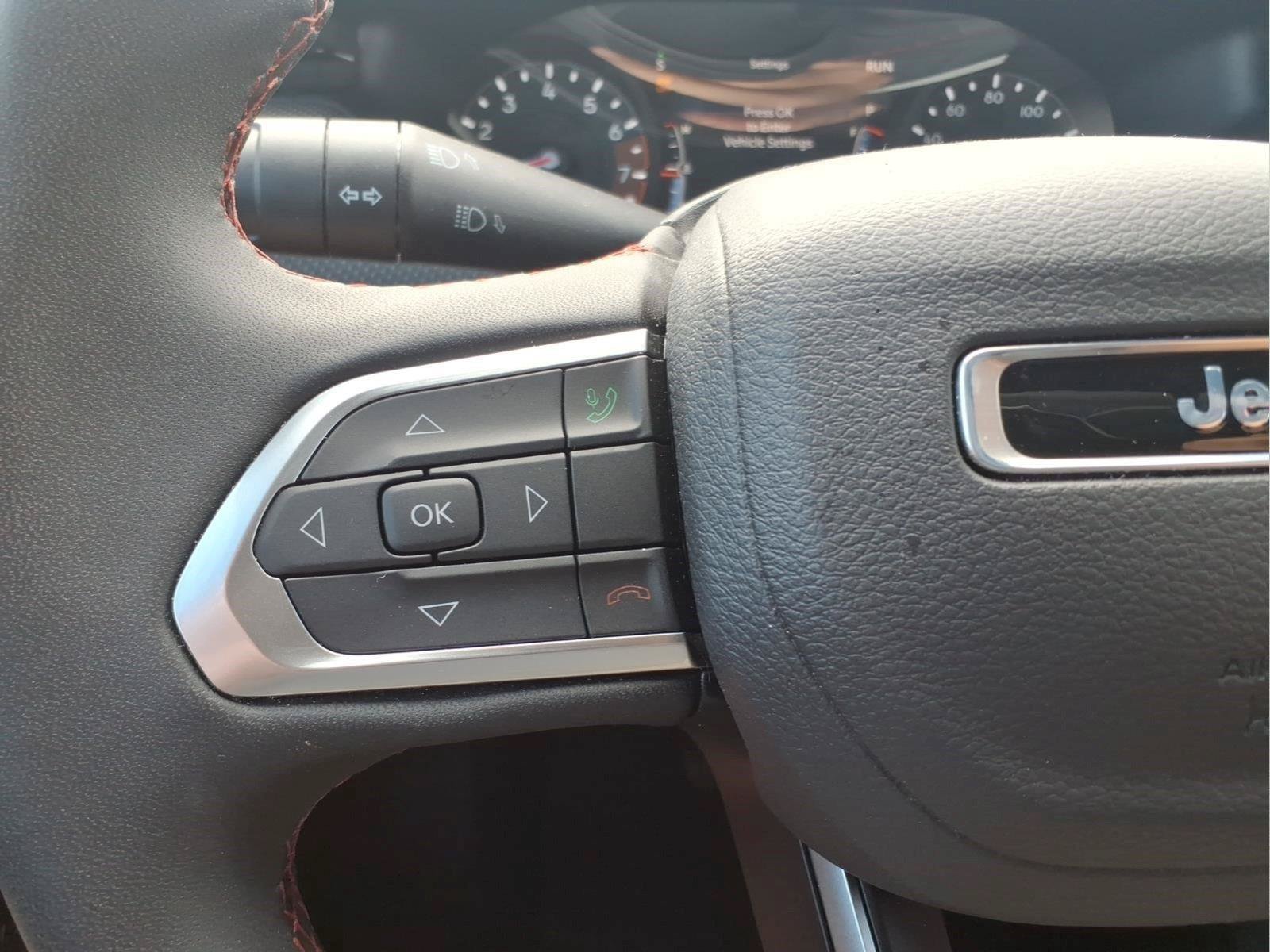 Used 2025 Jeep Compass Trailhawk AWD/4WD image 21