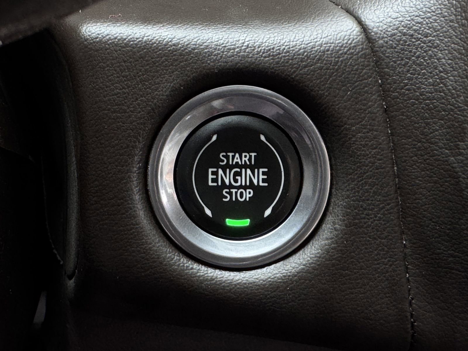 Used 2021 GMC Yukon XL SLT w/ SLT Luxury Package image 24
