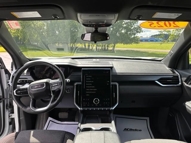 Used 2025 GMC Acadia Elevation AWD/4WD image 14