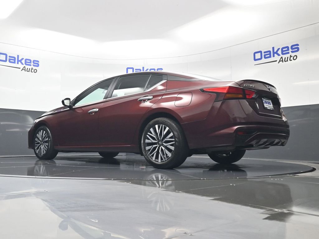 Used 2025 Nissan Altima 2.5 SV image 40