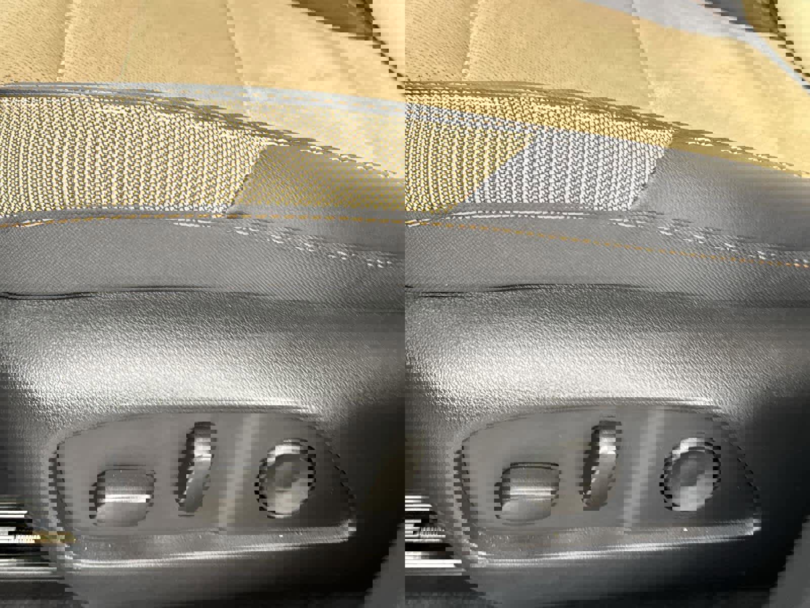 Used 2025 Chevrolet Equinox ACTIV image 12