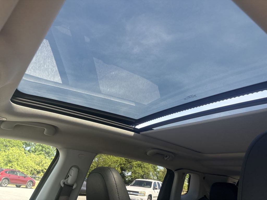 Used 2018 Jeep Compass Latitude w/ Popular Equipment Group image 19