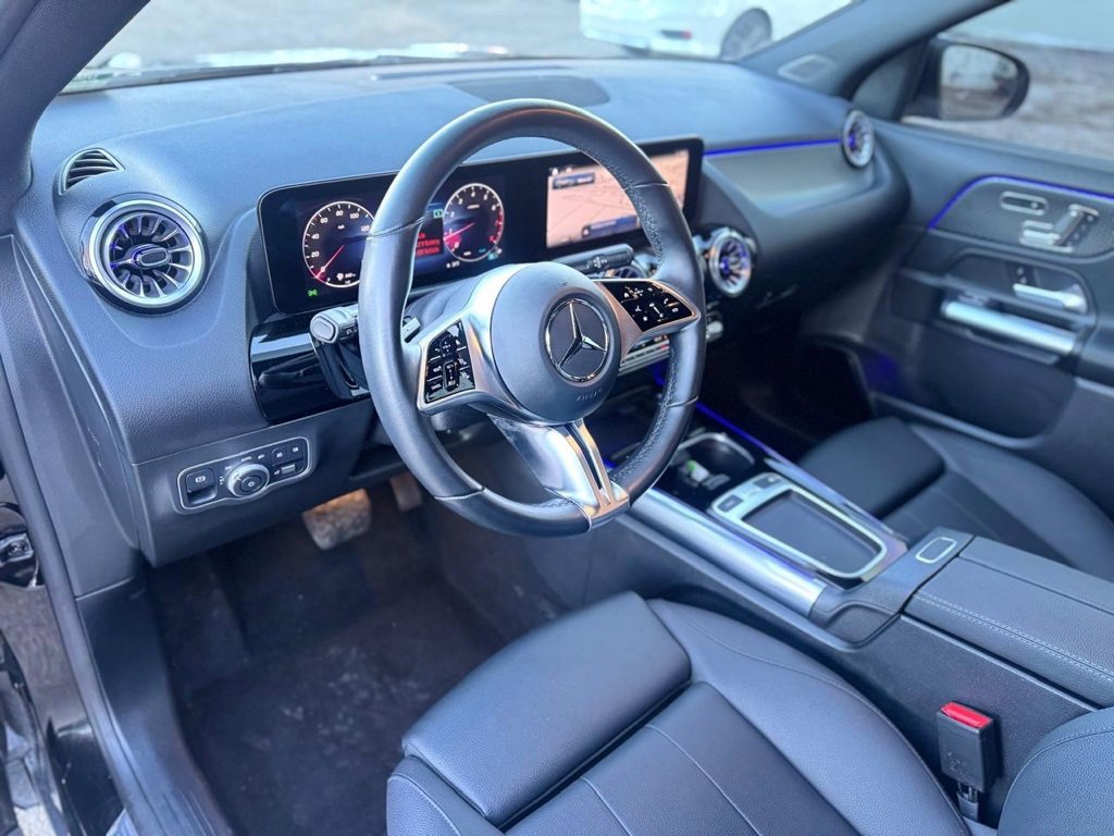 Used 2025 Mercedes-Benz GLA 250 4MATIC w/ Exclusive Package image 15