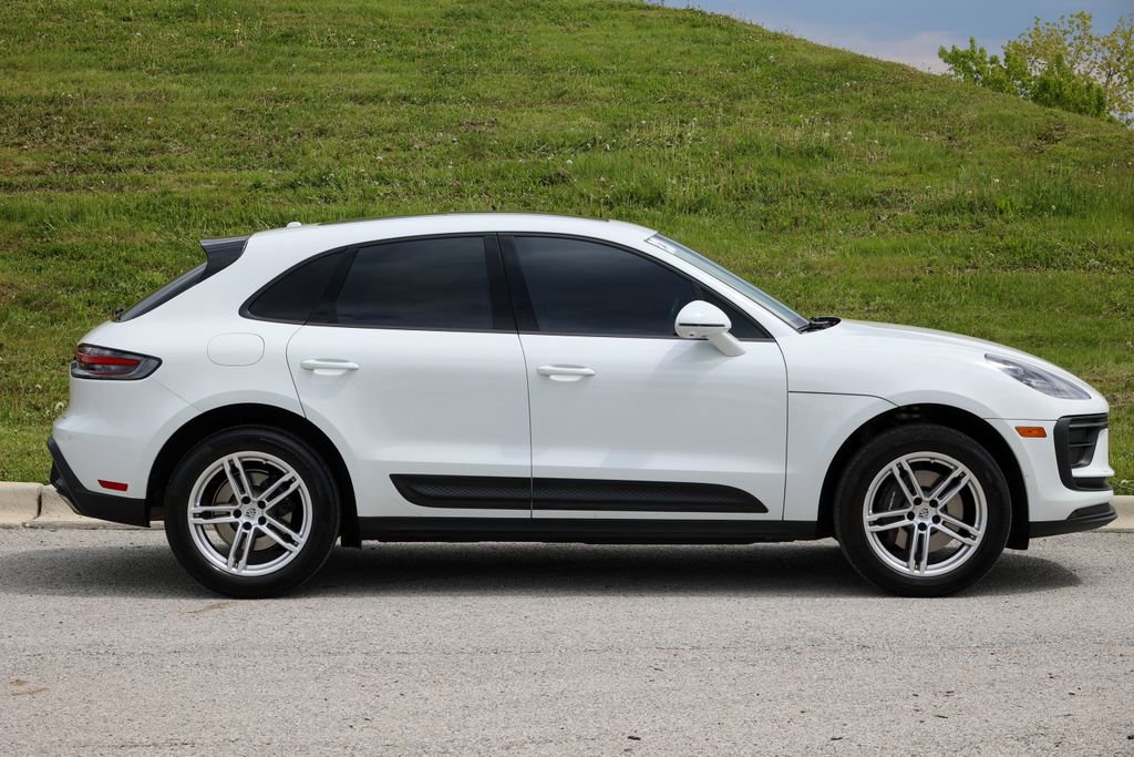 Certified 2023 Porsche Macan Turbo AWD/4WD image 13