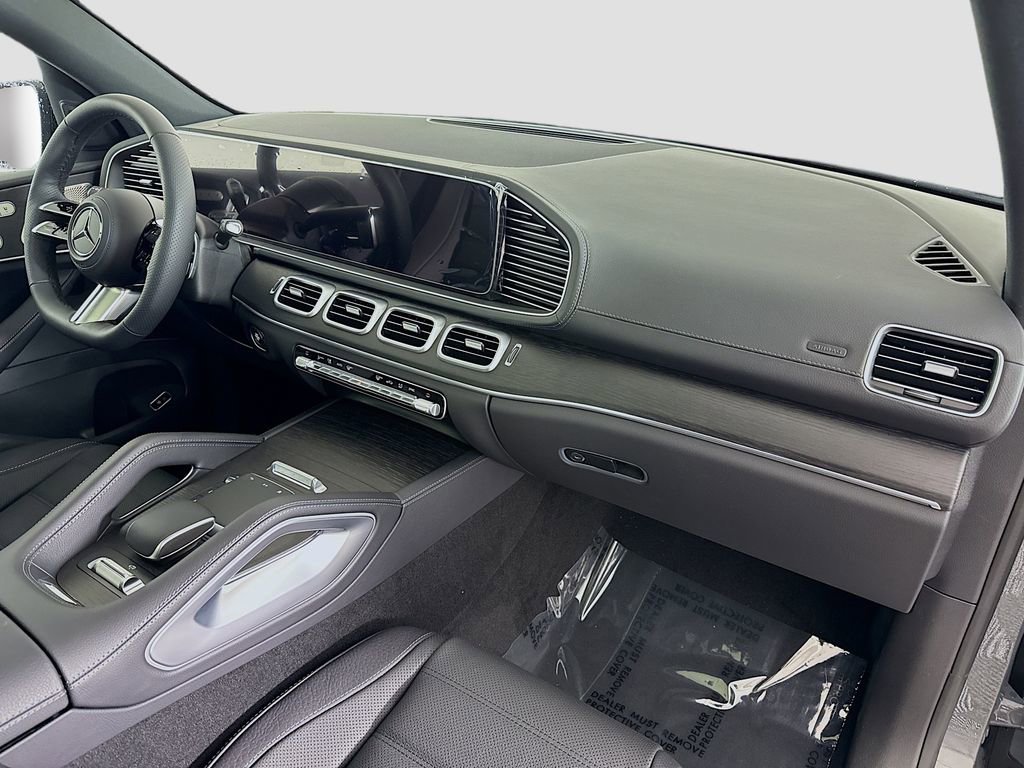 Used 2026 Mercedes-Benz GLS 450 4MATIC image 32