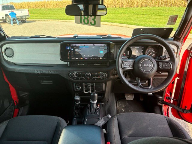 Used 2025 Jeep Wrangler Unlimited Sport w/ Convenience Group AWD/4WD image 11