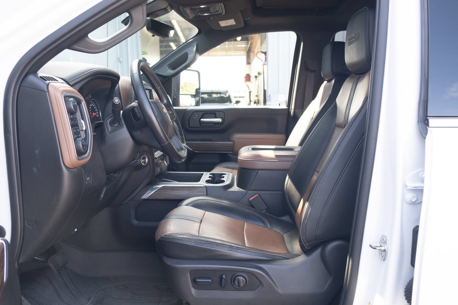 Used 2022 Chevrolet Silverado 3500 High Country w/ Z71 Off-Road Package AWD/4WD image 13