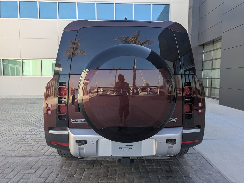 Used 2023 Land Rover Defender 130 First Edition image 5