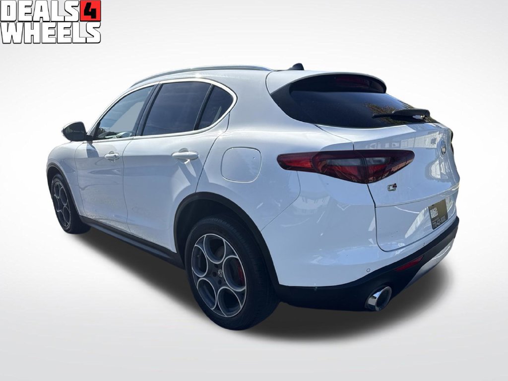 Used 2019 Alfa Romeo Stelvio Ti AWD/4WD image 3