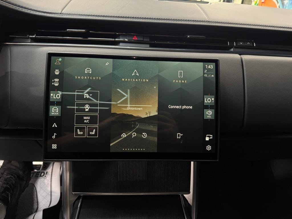 Used 2025 Land Rover Range Rover Long Wheelbase Autobiography AWD/4WD image 31