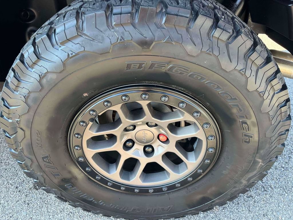 Used 2023 Jeep Wrangler Unlimited Rubicon 392 w/ Xtreme Recon 35" Tire Package AWD/4WD image 33