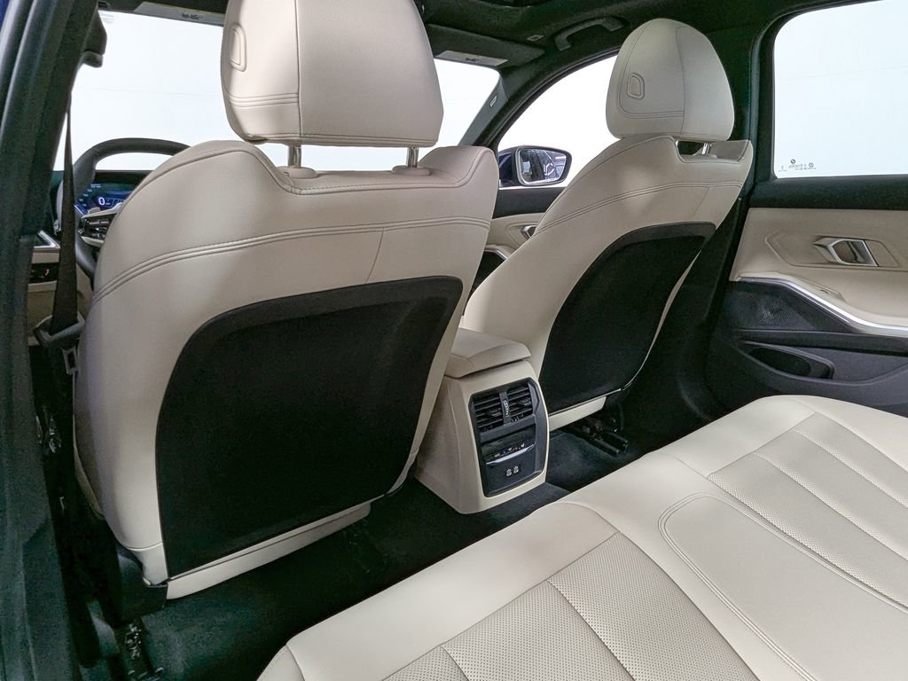 Used 2025 BMW 330i xDrive Sedan w/ M Sport Package image 42