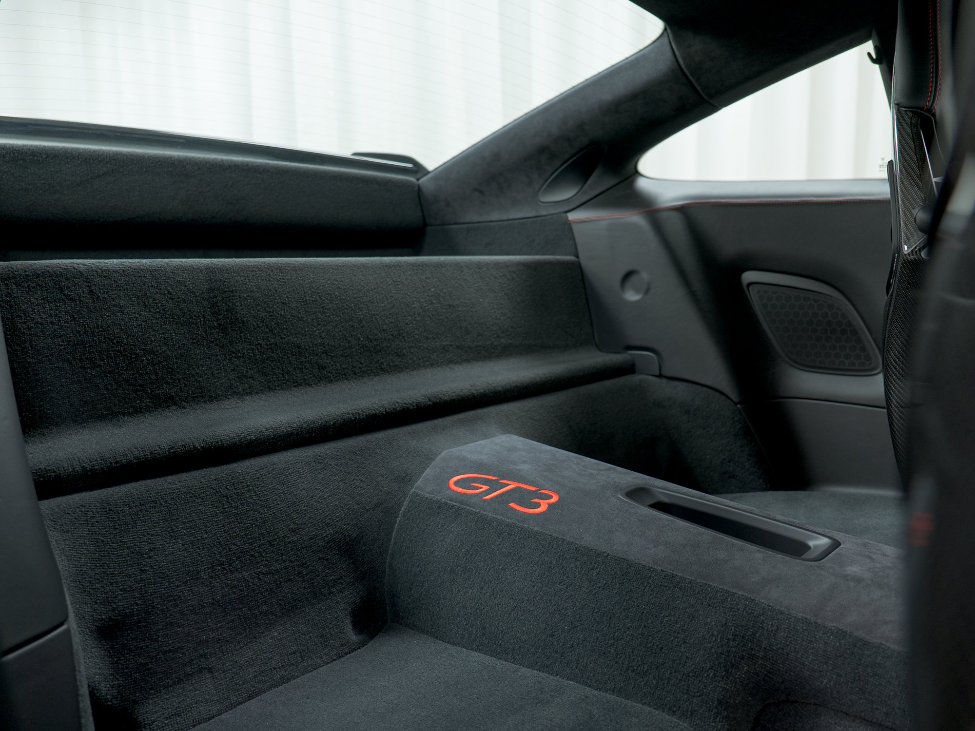 Certified 2018 Porsche 911 GT3 RWD image 39
