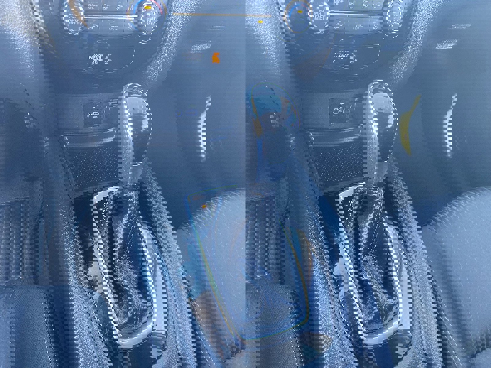 Used 2018 Nissan Rogue SV image 32