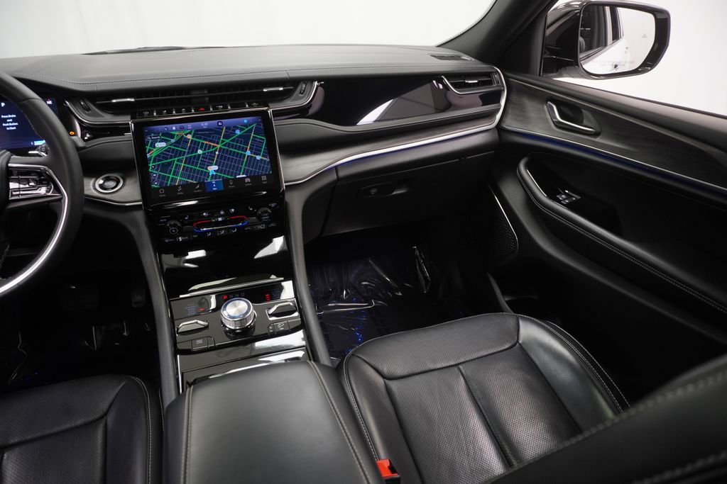 Certified 2023 Jeep Grand Cherokee Overland image 30