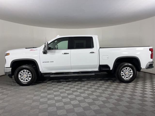 Used 2026 Chevrolet Silverado 2500 LTZ w/ LTZ Premium Package image 6