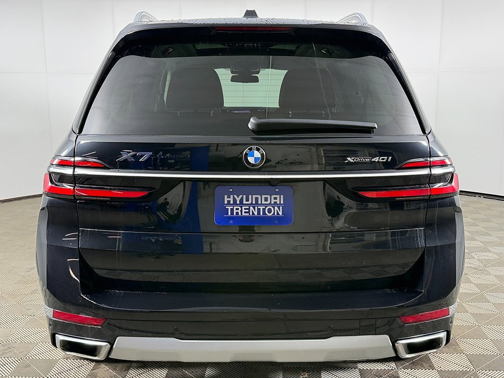 Used 2023 BMW X7 xDrive40i w/ Premium Package image 17