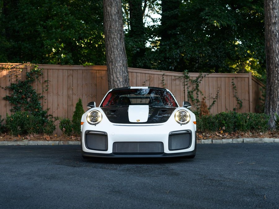 Used 2018 Porsche 911 GT2 RS RWD image 3