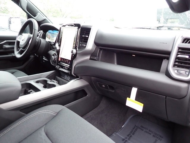 New 2026 RAM 1500 4x4 Crew Cab image 10