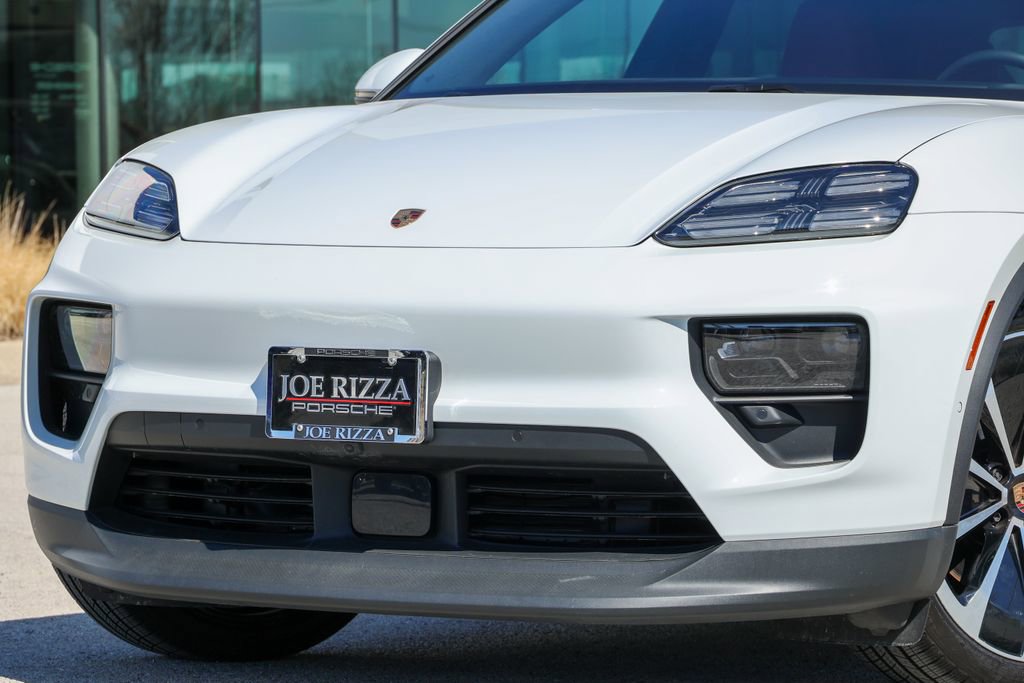 Certified 2025 Porsche Macan 4 Electric image 9