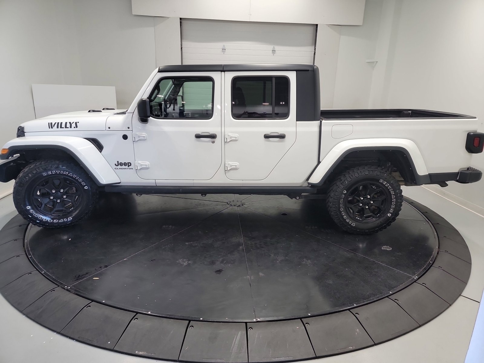 Used 2021 Jeep Gladiator Sport image 4