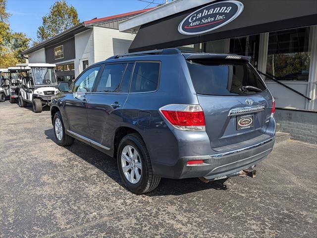 Used 2012 Toyota Highlander SE w/ Tow Pkg AWD/4WD image 3