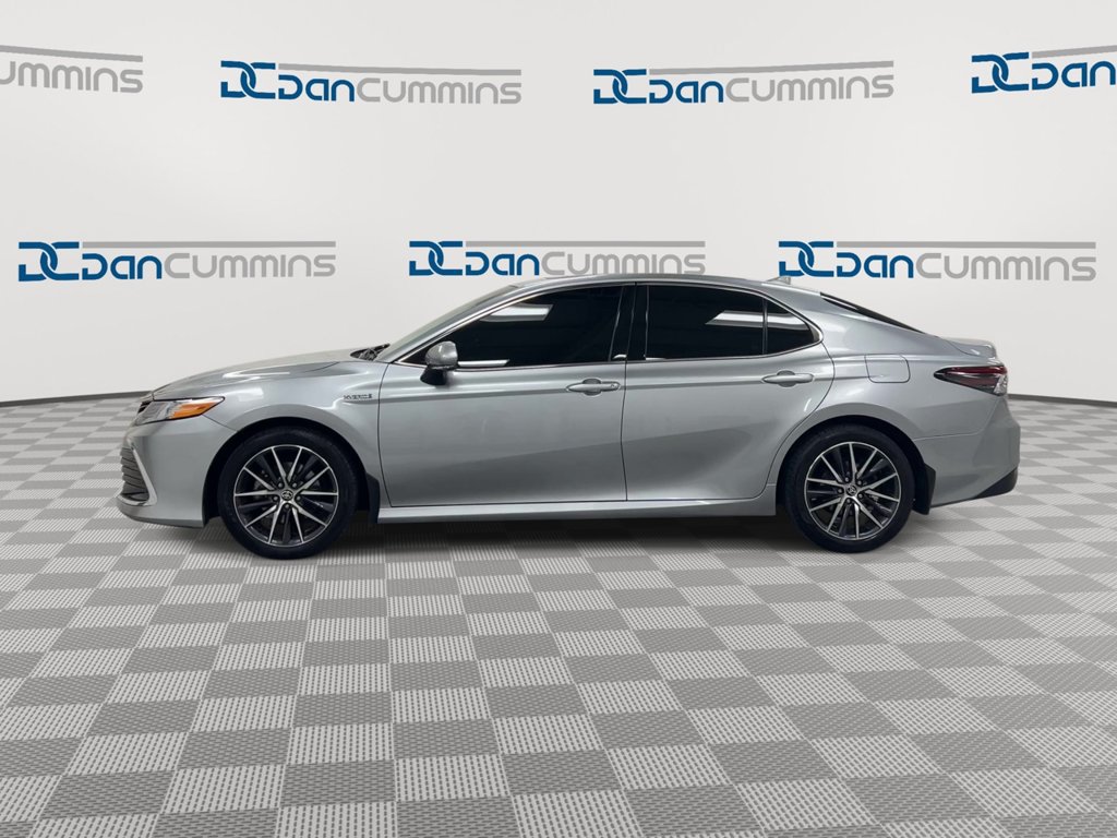 Used 2021 Toyota Camry XLE w/ Navigation Upgrade Package FWD image 5