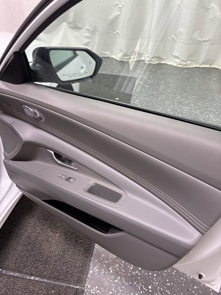 New 2026 Hyundai Elantra Sport FWD image 29