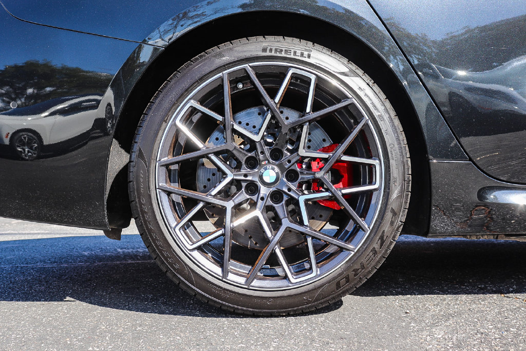 Used 2025 BMW M8 Competition w/ M Carbon Exterior Package AWD/4WD image 8