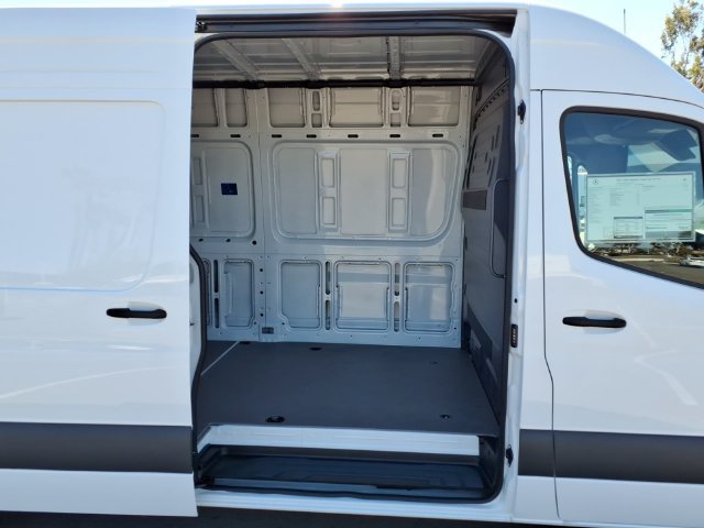 New 2025 Mercedes-Benz eSprinter 170 Cargo image 23