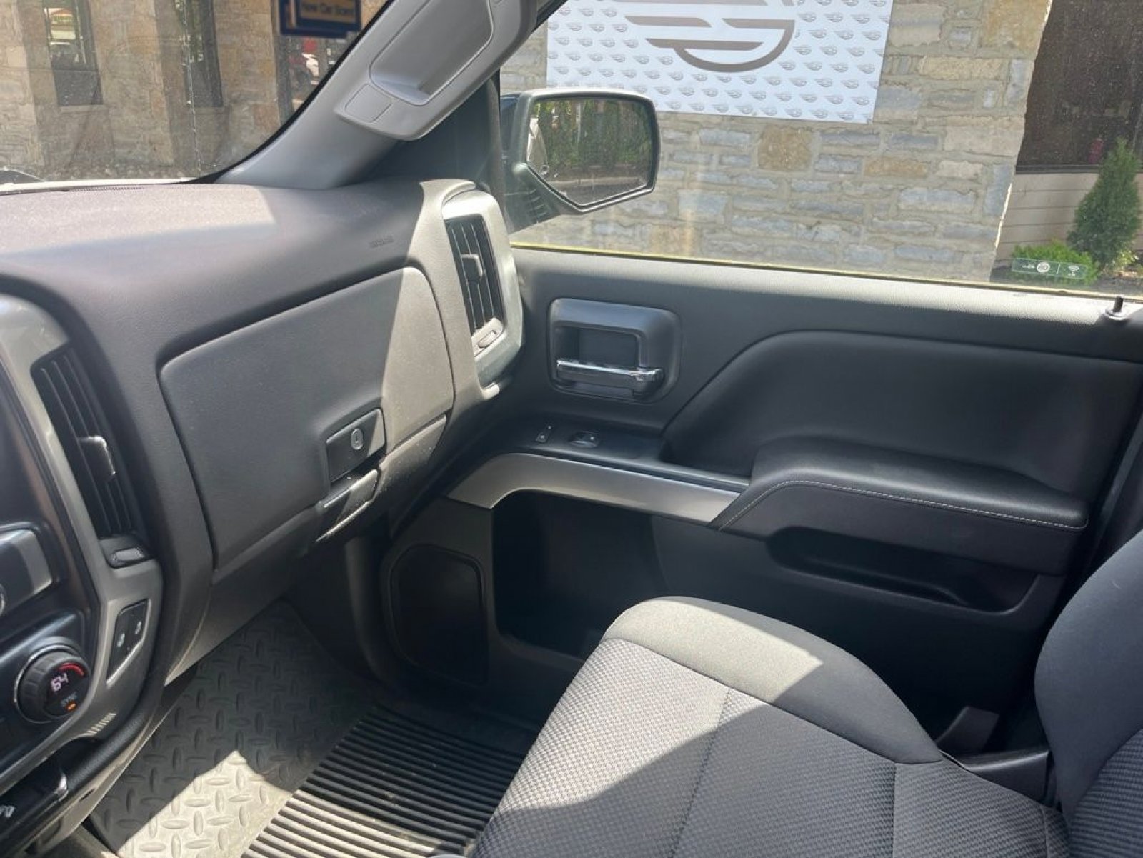 Used 2018 Chevrolet Silverado 1500 LT w/ All Star Edition AWD/4WD image 18