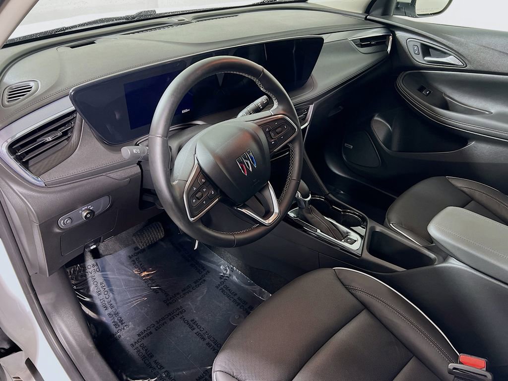 Used 2025 Buick Encore GX Avenir w/ Avenir Technology Package image 9