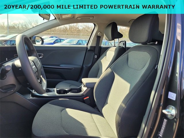 New 2025 Kia K4 LXS image 8