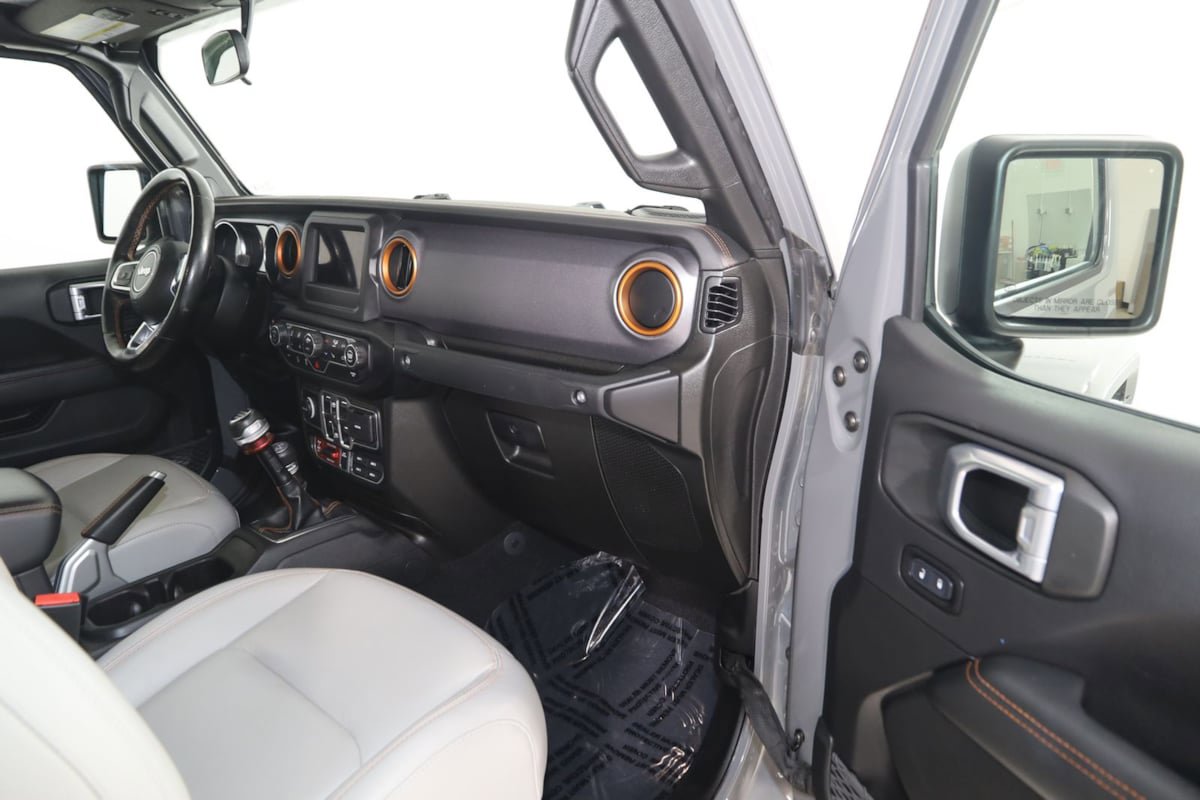Used 2021 Jeep Gladiator Mojave w/ LED Lighting Group AWD/4WD image 40