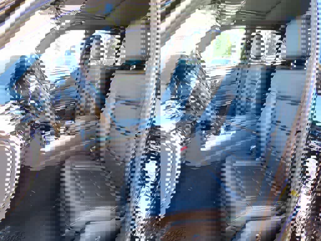 Used 2015 Mercedes-Benz E 350 Sedan image 12