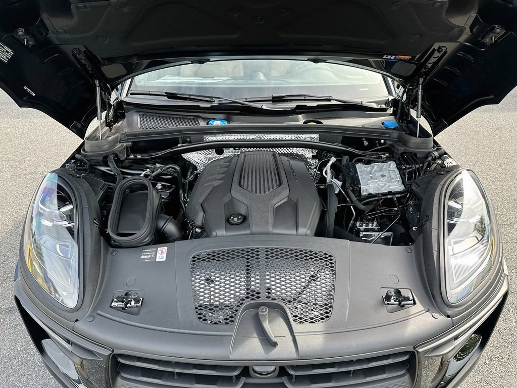 New 2026 Porsche Macan AWD/4WD image 32