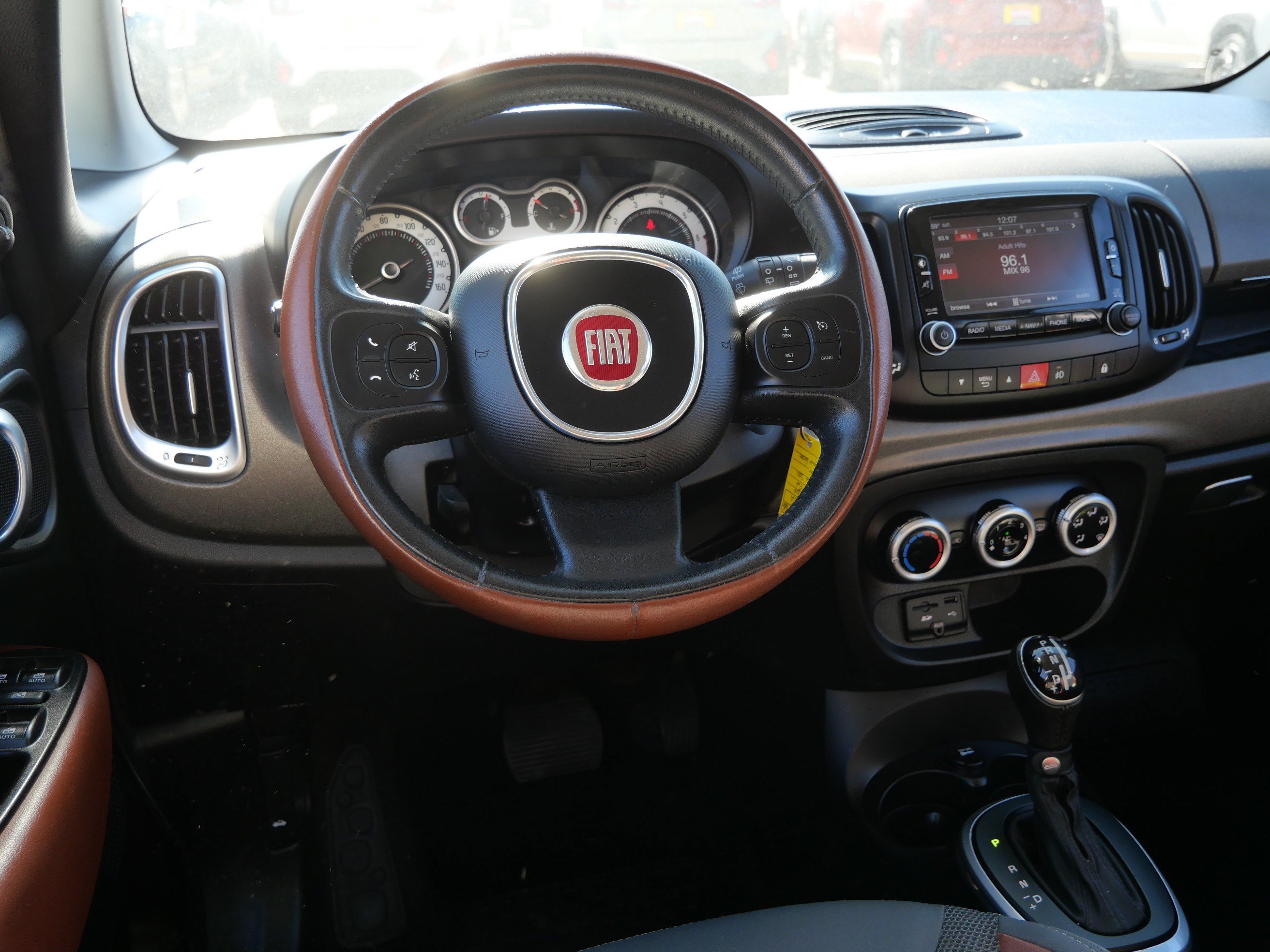 Used 2014 FIAT 500L Trekking FWD image 25