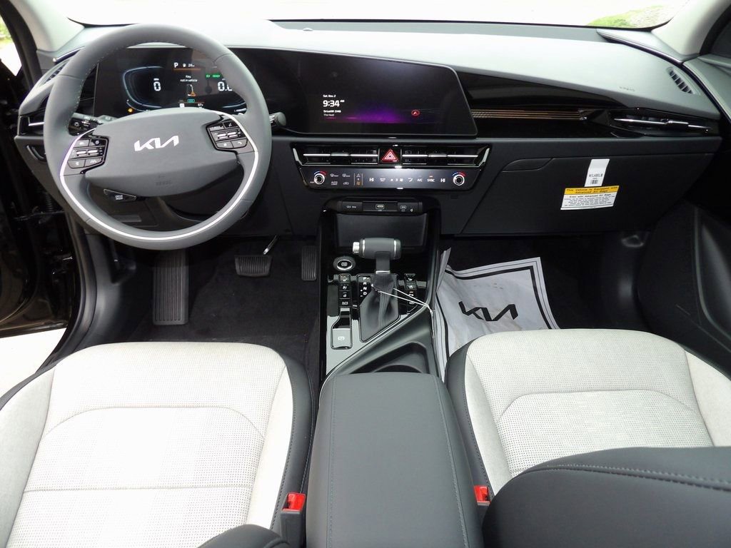 New 2025 Kia Niro SX image 11