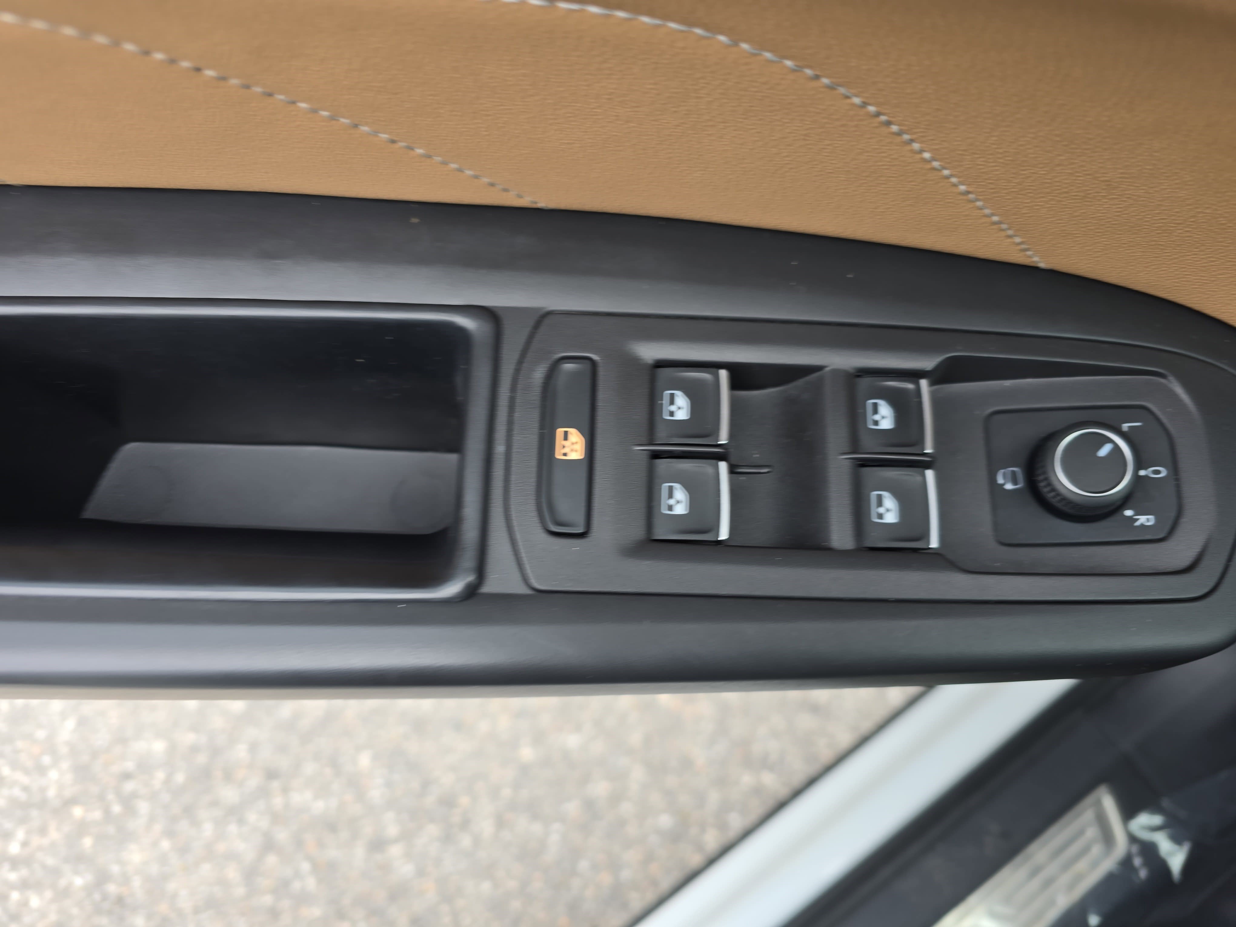 Used 2022 Volkswagen Atlas Cross Sport SEL Premium R-Line image 26