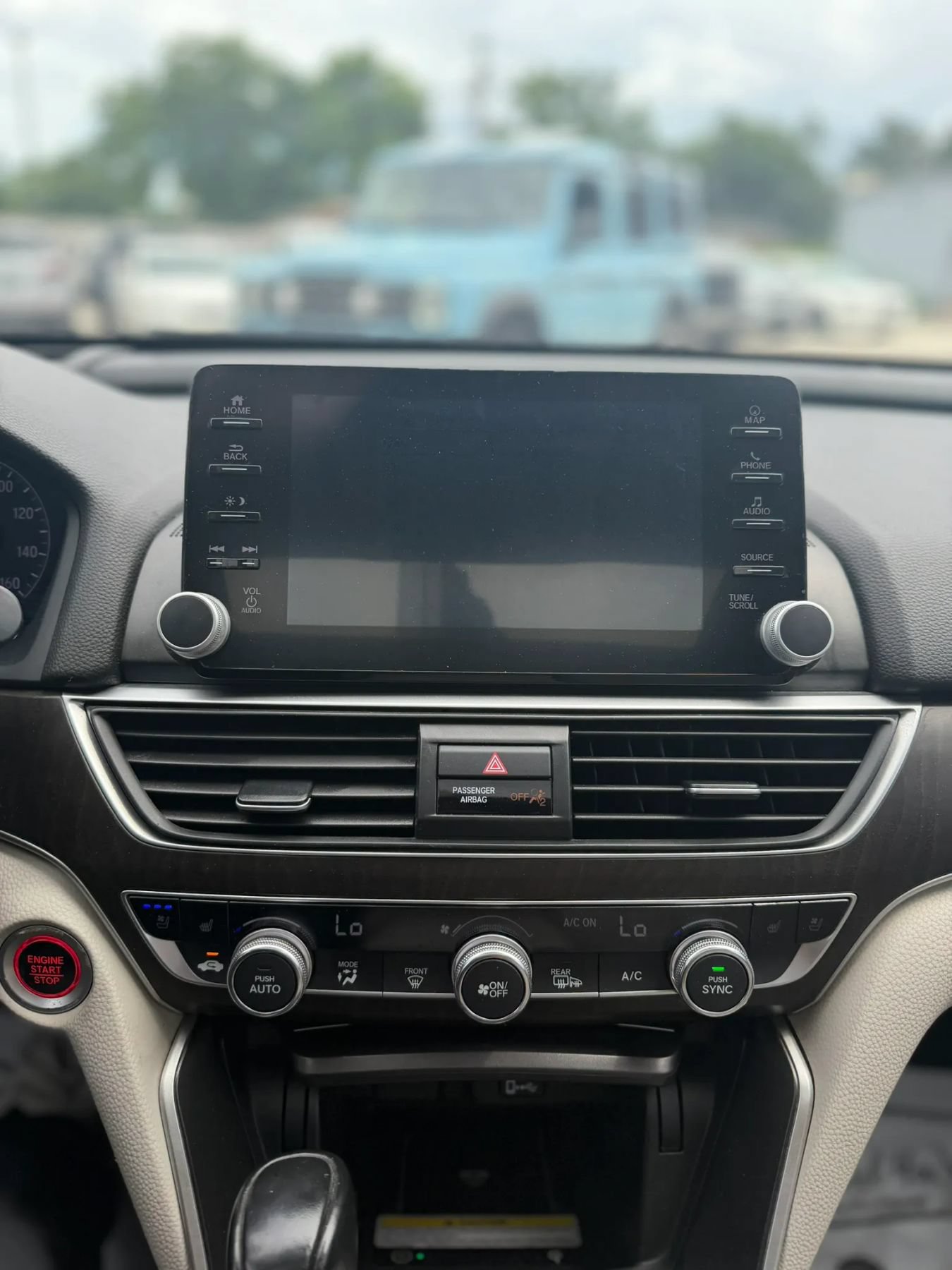 Used 2018 Honda Accord Touring image 15