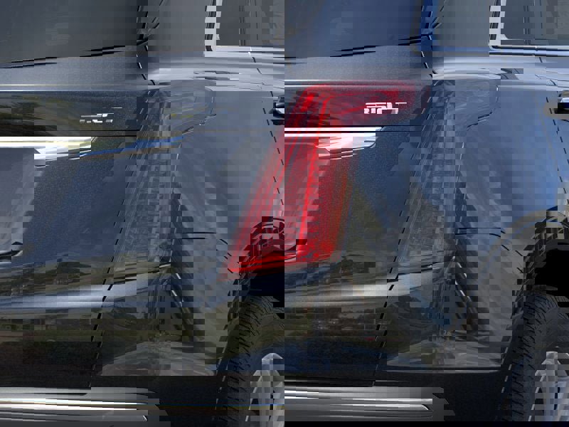 New 2025 Cadillac XT5 Premium Luxury w/ LPO, Floor Liner Package image 11