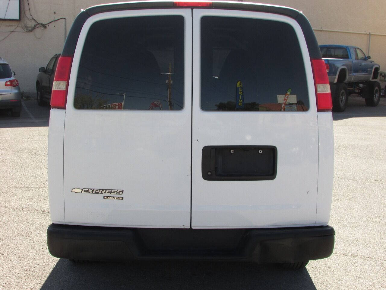 Used 2012 Chevrolet Express 1500 RWD image 5