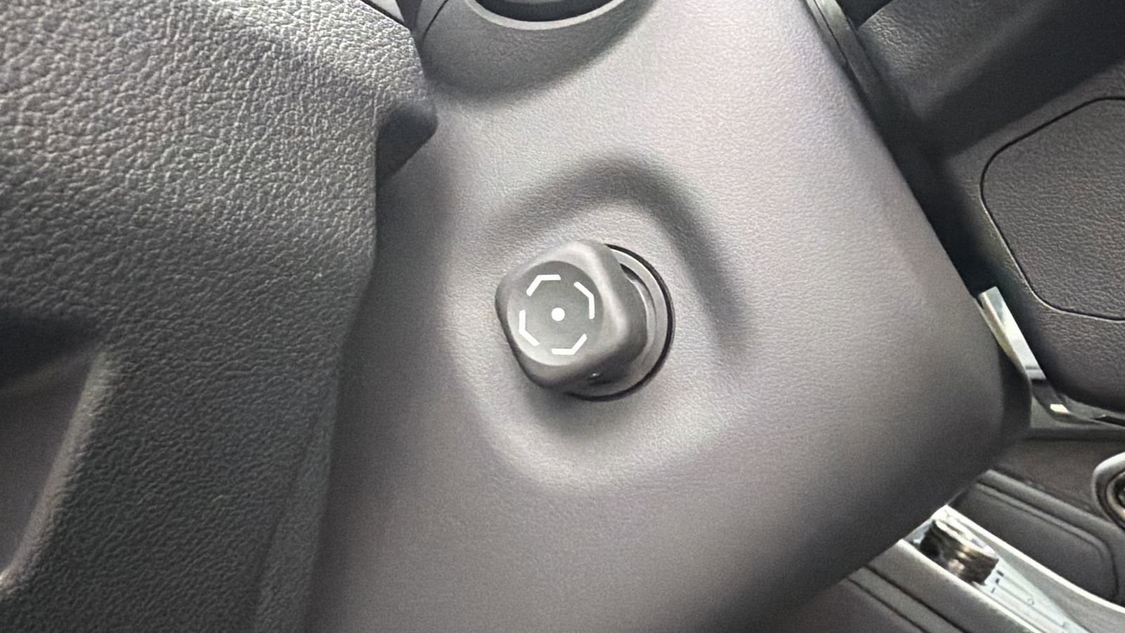 Used 2025 Lexus GX 550 w/ Accessory Package (Z1) image 30