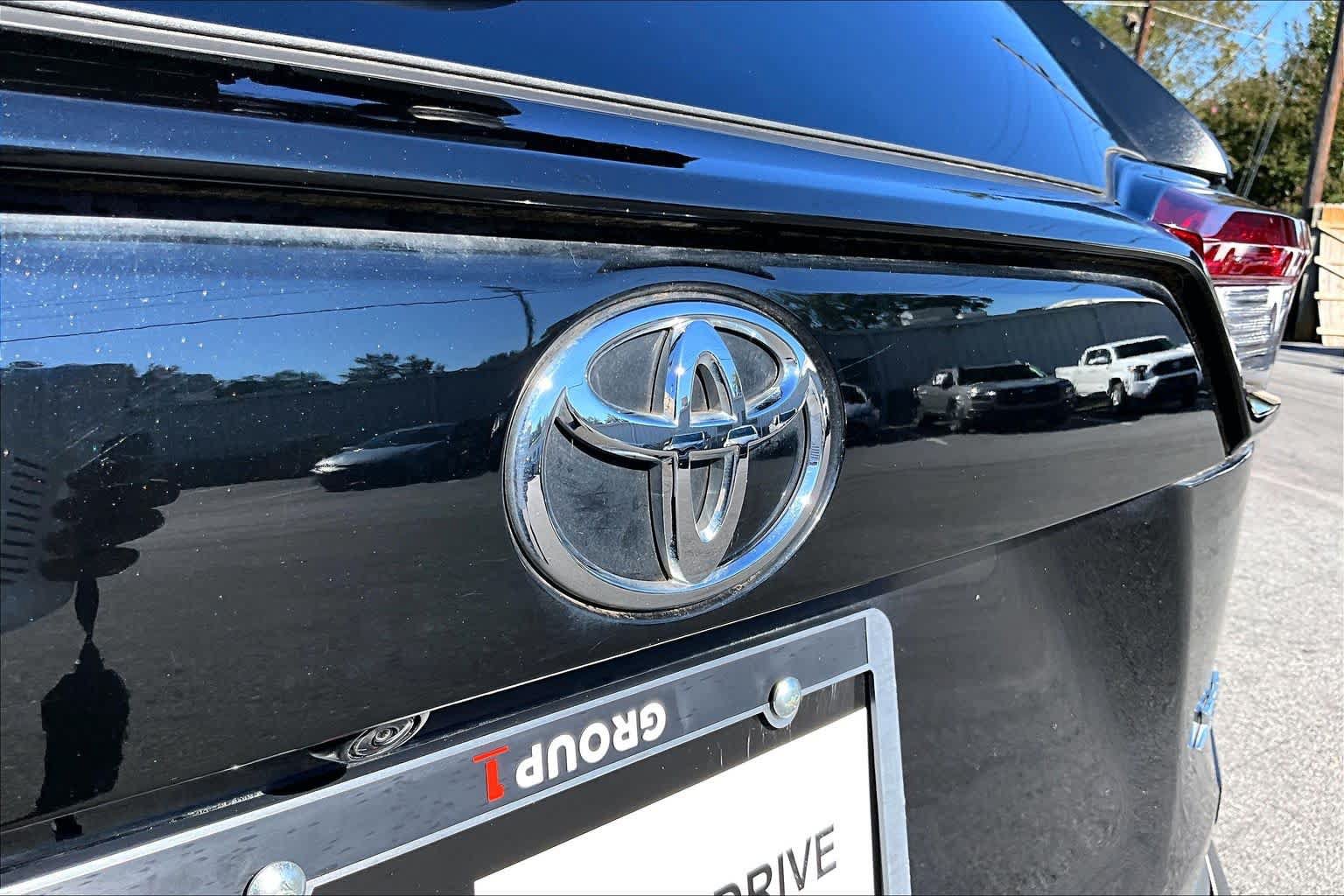 Used 2024 Toyota RAV4 XLE FWD image 31