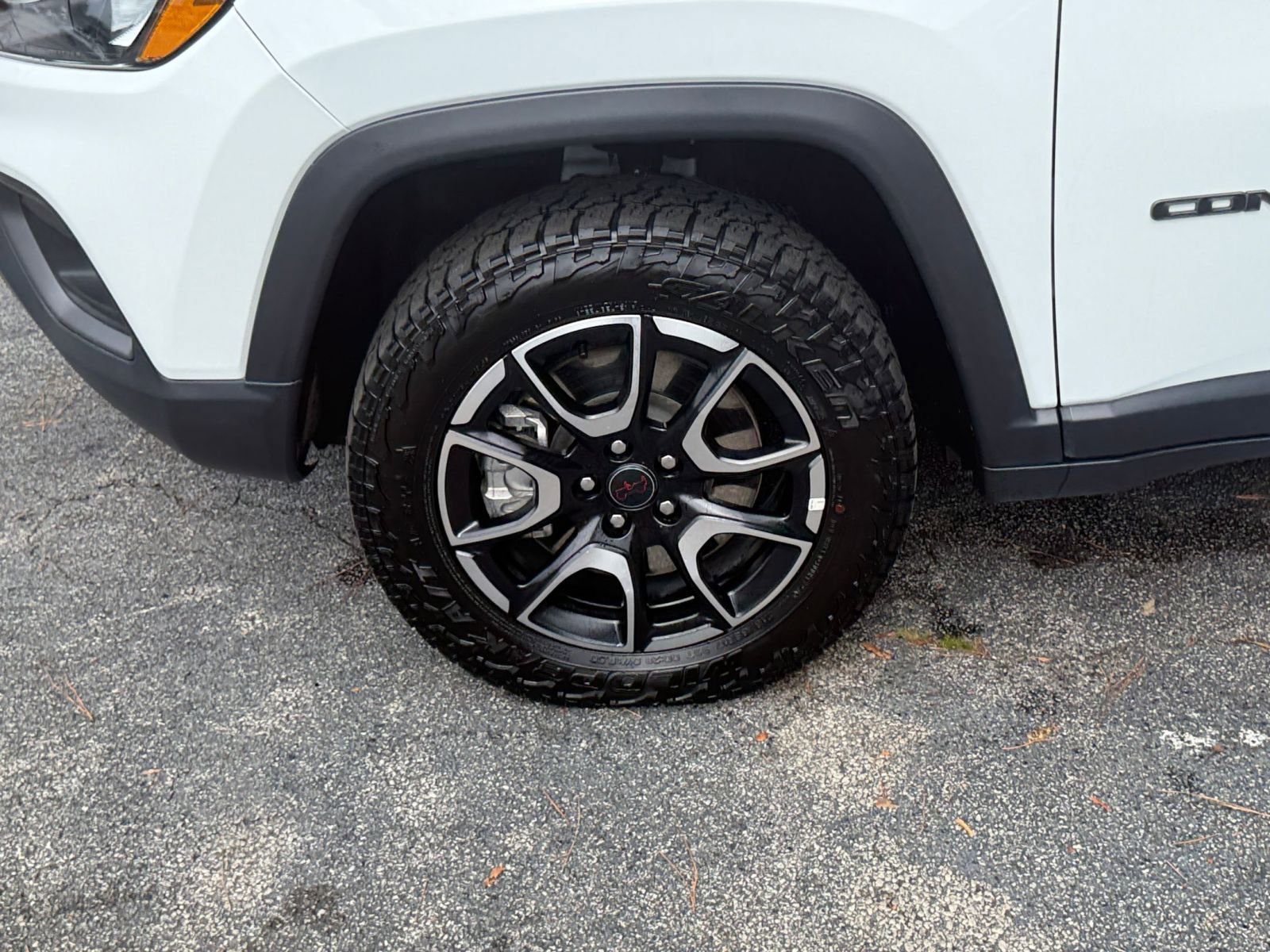 Used 2025 Jeep Compass Trailhawk image 30