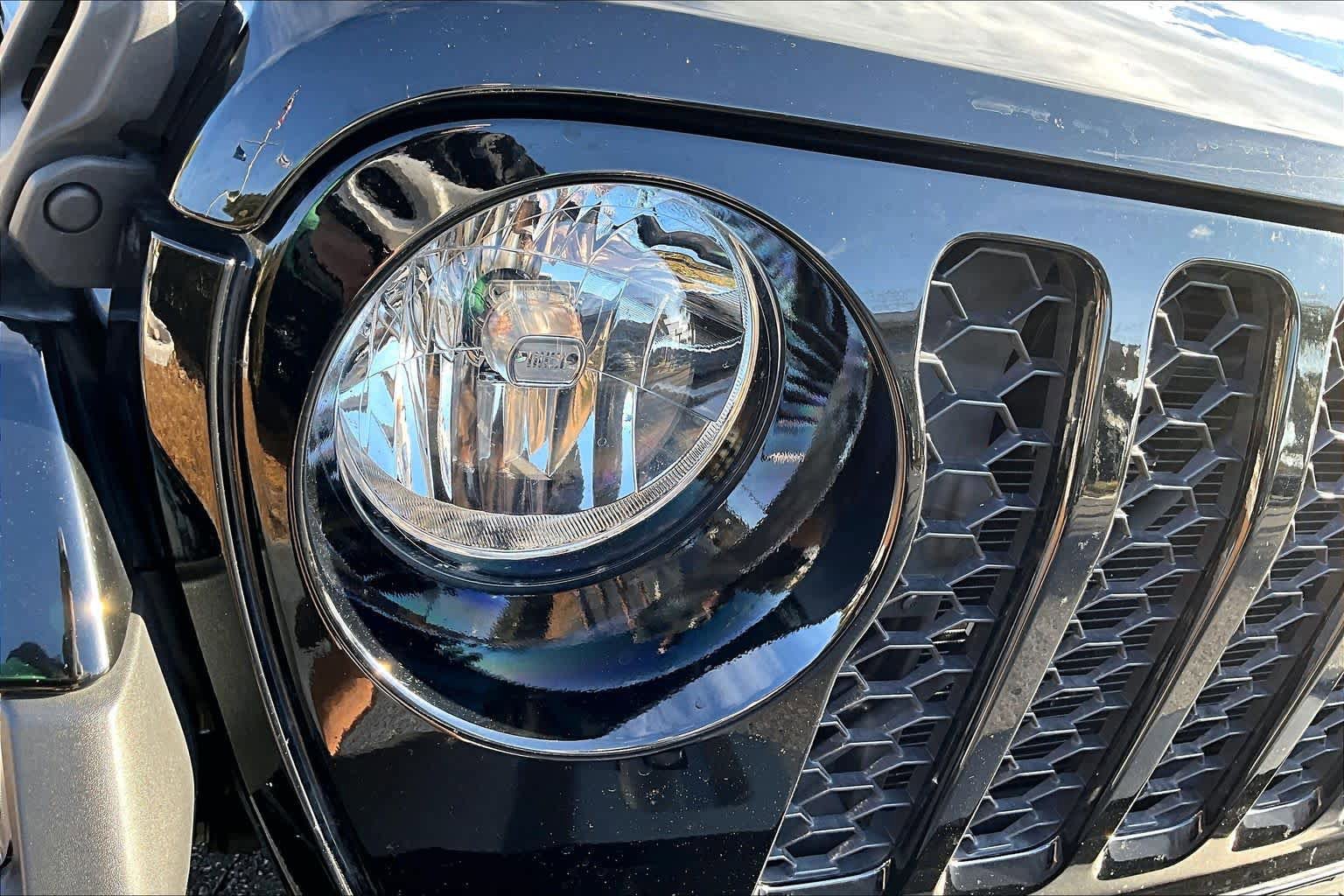 Used 2022 Jeep Gladiator Sport image 26